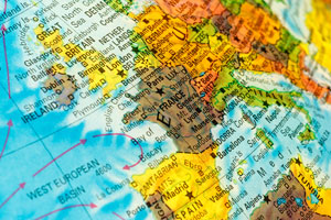 easy collage launches in france and austria